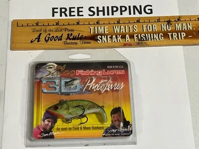 TOM Mann's Pogo Shad FISHING LURE  3D PHOTO LURE FINISH SIGNED CRANKBAIT NOS NIP - Image 1 of 3