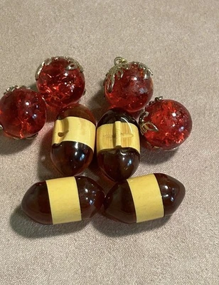 Craft Bakelite bumble buttons and vintage red berry glass pendant/beads - Image 1 of 4