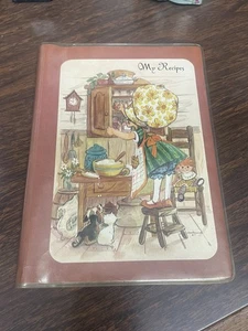 Vintage Plastic Coated Slip In My Recipe Book Little Girl Cat Dog Kitschy GTbJ - Bild 1 von 7