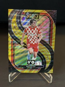 Bryan Gil /10 Gold Wave Prizm 2024-25 Panini Select La Liga Girona - Bild 1 von 2