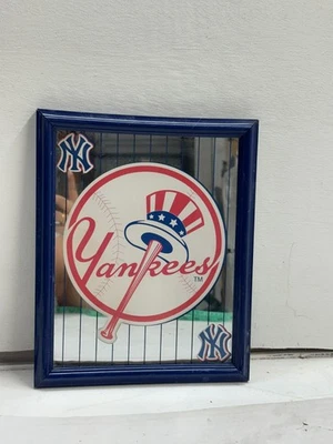 Arte de pared espejo vintage de los Yankees de Nueva York con marco azul-memorabila de béisbol MLB Foto 1 de 4