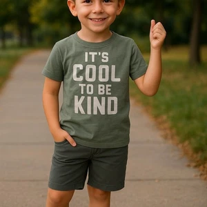 The Children's Place Jungen Shirt 5T It's Cool to be Kind oliv salbeigrün T-Shirt - Bild 1 von 6