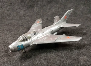 Avión GTI de colección Galoob Battle Squads MiG-19 Farmer Jet 1997 (C19B2) - Imagen 1 de 9