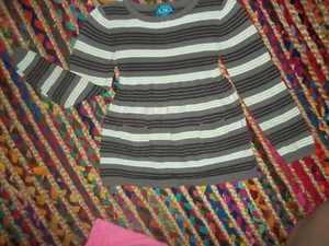LITTLE GIRLS "CHILDRENS PLACE" SWEATER ..SIZE 4 ..3.99 - Picture 1 of 4