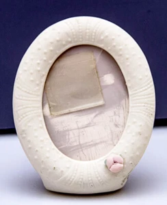 Vintage 1928 Genuine Porcelain Dresden Picture Frame, Oval 3" x 2 ⅛" - Picture 1 of 3