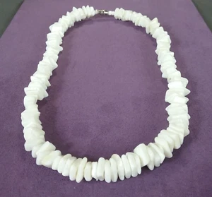 Vintage 1970s Authentic Pukka Shell Barrell Clasp Choker - 59 Grams - Picture 1 of 11