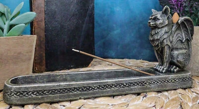 Figura de incienso y candelabro de ángel estoico gato alado en nudo celta Foto 1 de 4