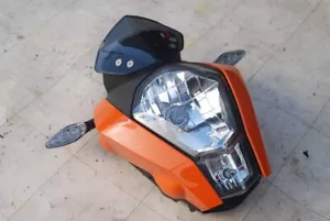 KTM 125 Duke Headlight Lamp Light Turn signal Cowl - Picture 1 of 5