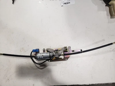 Convertible Top Locking Motor - 2004 BMW 330CI 330CI E46 LCI - 01-06 OEM 8370816 - Image 1 of 4