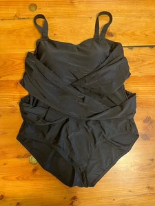 Ulla Popken schwarzer formender Badeanzug 1-teilig Bauchkontrolle Damen US Übergröße 20 - Bild 1 von 5