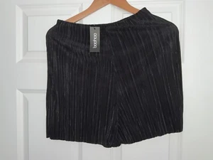 BOOHOO LADIES BLACK LIGHT WEIGHT FLOATY SHORTS SIZE 12 BNWT - Picture 1 of 2