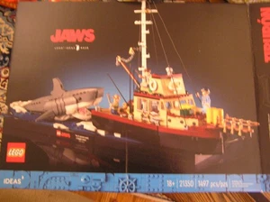 LEGO Boxed Ideas #058 Building Set #21350 JAWS 1497 Pieces Ages 18+ Figures~Book - Picture 1 of 13