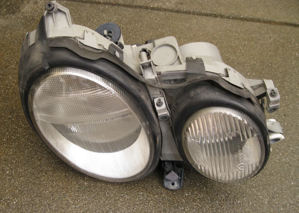 98-03 Mercedes-Benz W208 OEM Right Passenger Side HID Xenon Headlight Assembly - Imagem 1 de 4