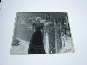 LATE 1800s or EARLY 1900s GLASS NEGATIVE,  WOMAN INSIDE- - Picture 1 of 1
