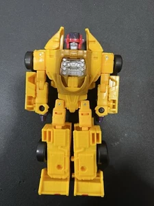 Transformers Generations Legacy Deluxe Dragstrip - Picture 1 of 1