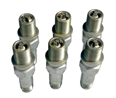 REB37E Champion Aerospace Spark Plugs (LOT of 6 ) - Image 1 of 4