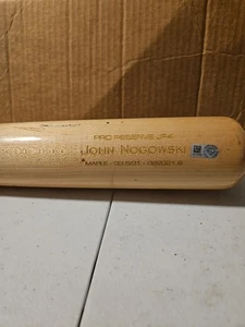 John Nogowski Game Used Cracked Bat MLB Authentication Holo Atlanta Braves - Picture 1 of 6