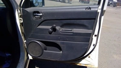 PATRIOT   2010 Front Door Trim Panel 257946 Foto 1 de 4