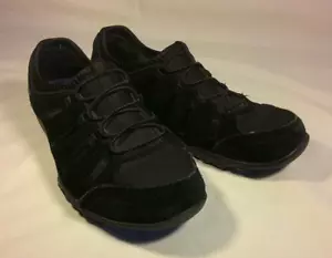 Skechers Breathe Easy Relaxed Fit Athletic Shoes Women’s Size 9.5 SN-22478 Black - Picture 1 of 6