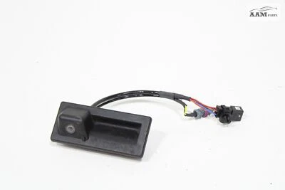 VOLKSWAGEN TIGUAN 2018-2021 PUERTA LEVADIZA TRASERA MANIJA DE LIBERACIÓN Y CÁMARA DE ESTACIONAMIENTO OEM Foto 1 de 4