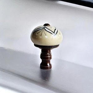Set di 2 splendide finiture per lampade floreali in porcellana. Topper arpa - Foto 1 di 2