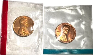 1977 P & D Lincoln Memorial One Cent Set of 2 US Mint Cello Penny UNC BU #544 - Picture 1 of 3