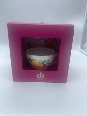 Винтажная чайная чашка и блюдце Royal Albert желтая роза в коробке - Изображение 1 из 4