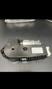 MERCEDES W205 PANORAMIC SUNROOF MOTOR WINDER A2059001024 - Picture 1 of 5