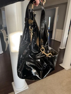 Auténtico bolso de mano Jimmy Choo de charol negro Foto 1 de 4