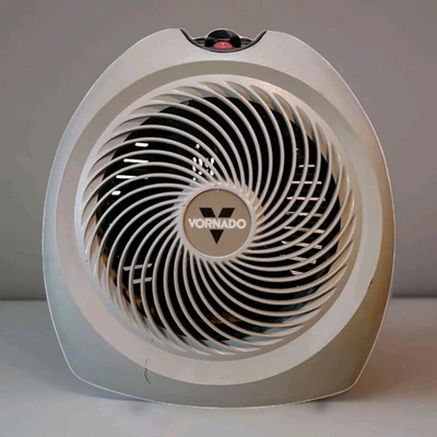 Vornado VH102 1500 Watt Whole Room Heater -Beige - Works Great! - Image 1 of 4