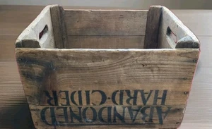 Abandoned Hard Cider Green Manhattan Orchards Vermont Wooden Beer Crate Vintage  - Picture 1 of 24