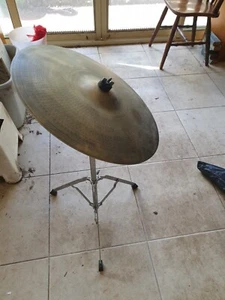 Zildjian Ride Cymbal 18” with stand in good condition #13 - Picture 1 of 13