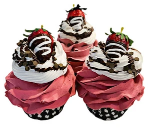 Juego de 3 cupcakes falsos comida artificial jubileo borgoña cupcakes conjunto de 3 - Imagen 1 de 7