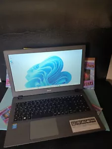 ACER e5-573 15,6" I3-1,7Ghz 8gb 128gb nvme WINDOWS11 - Foto 1 di 8