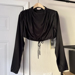 CAMILA COELHO schwarz Satin Viskose stark gepolstert Schulter Cropped Tie Back Top - Bild 1 von 8