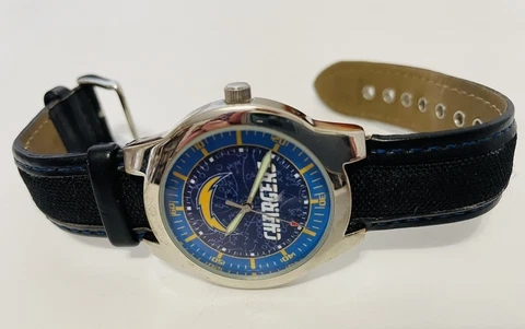 San Diego Chargers NFL Men's Wrist Watch Leather Band Waterproof Ewatchfactory Cover