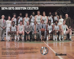 FOTO BRILLANTE DEL EQUIPO 8x10 de baloncesto Boston Celtics 1974-75 - Imagen 1 de 1