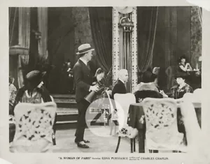 CHARLIE CHAPLIN Edna PURVIANCE Behind the scenes A WOMAN OF PARIS Photo 1923 - Foto 1 di 2