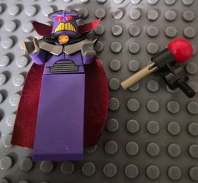 LEGO Zurg Minifigure - 7593 Toy Story - Buzz's Star Command Spaceship