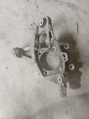 2015-2023 Challenger Right Rear Wheel Bearing Housing Spindle Knuckle 68079750AA - Image 1 of 4