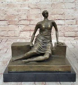 Figura pesada abstracta firmada Henry Moore escultura moderna femenina HotCast - Imagen 1 de 10