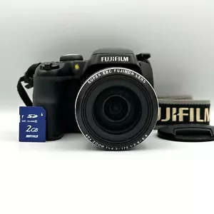 FUJIFILM FinePix S8200 Compact Digital Camera From Japan - Picture 1 of 13