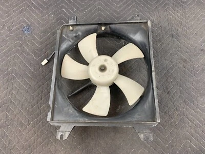 Mazda Miata Mx5 1999-2000 OEM radiador aire acondicionado ventilador cubierta pasajero derecho nuevo en caja Foto 1 de 4