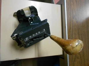 86 Mercedes 560 SEC Automatic Gear Selector  FLOOR SHIFTIER 1262670337 - Bild 1 von 6