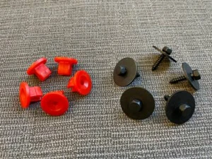 MINI MOTORE SOTTOCOFANO PUSH IN COPERCHIO VITI PROTEZIONE PARASPRUZZI CLIP - Foto 1 di 12