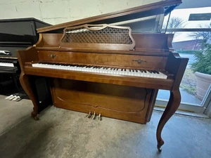 KAWAI FP LOUIE XV CONSOLE PIANO - PRISTINE - Picture 1 of 7