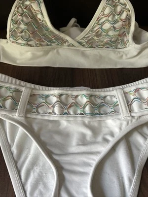 Traje de baño Becca de dos piezas - extra pequeño - con blanco con cinturón Foto 1 de 4