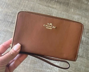 COACH Cuero Marrón Cremallera Alrededor Organizador Wrislet Cartera Oro Logo Clásico Preppy - Imagen 1 de 18