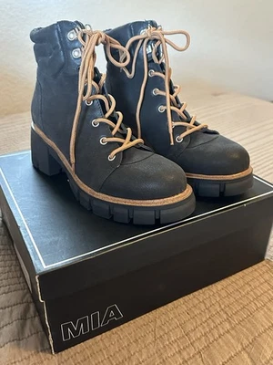 Botas de combate Mia Catalin negras nuevas con etiquetas, #grunge #gore #gruesas #cordones #invierno Foto 1 de 4