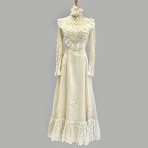 Vintage 70s Victorian Stye Wedding Dress W/ Chapel Train, Elbow Veil size Small - Bild 1 von 22